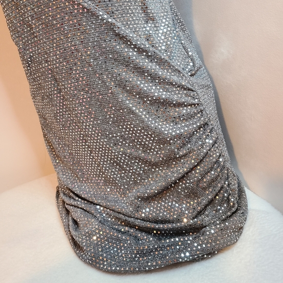 PrettyLittleThing Extreme Plunge Silver Sequin Party Dress Size 12 - Picture 3 of 9